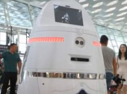 Robot Anbot, un policía en el aeropuerto del país asiático